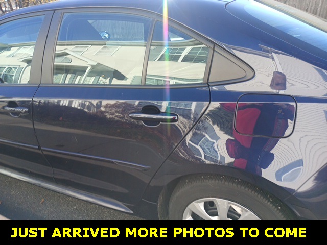 2021 Toyota Corolla LE photo 2