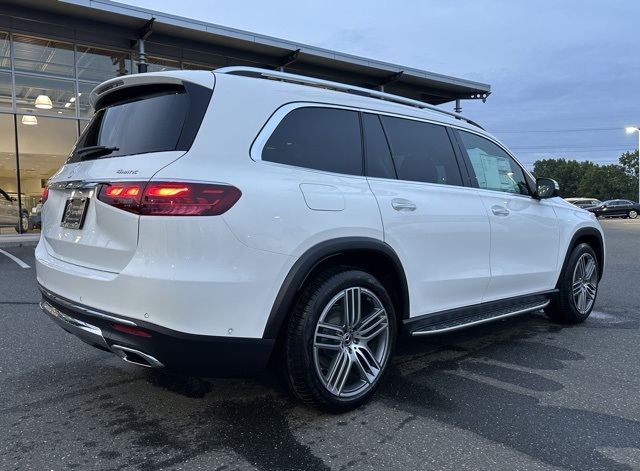 2026 Mercedes Benz GLS 450 4MATIC photo 5