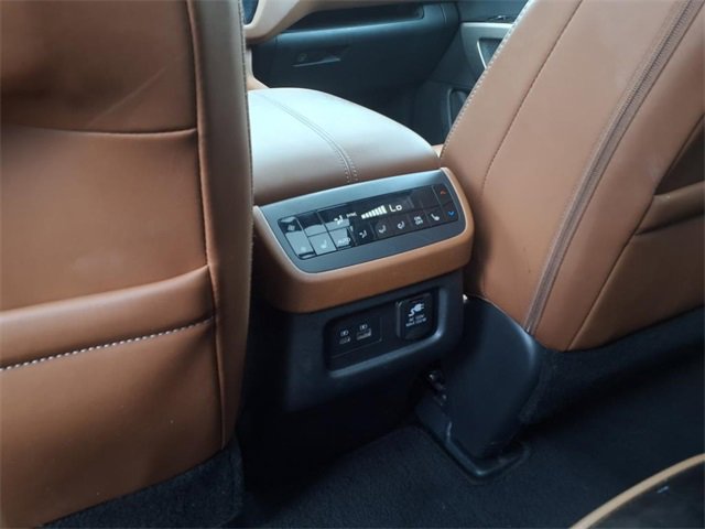 2023 Nissan Pathfinder Platinum photo 16