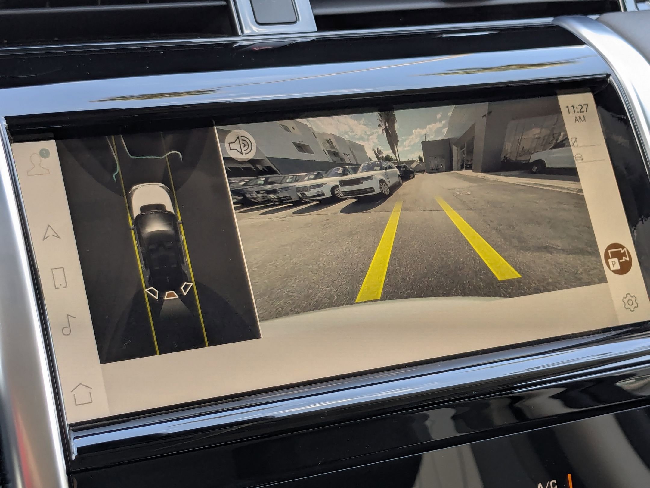 2023 Land Rover Discovery Sport SE photo 13
