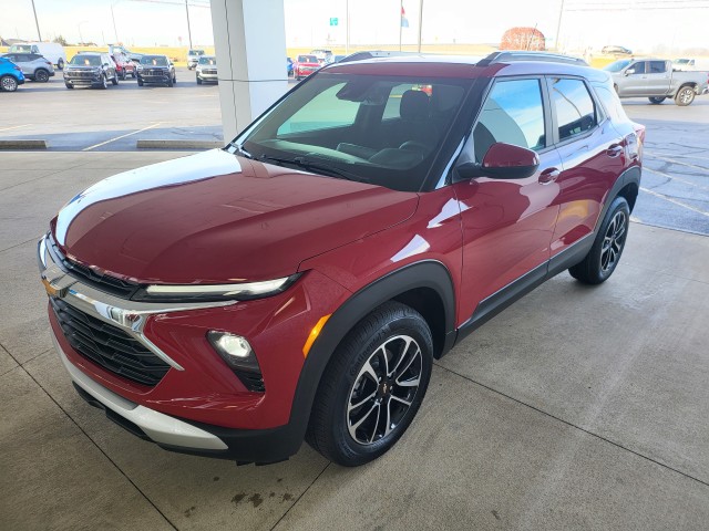 2026 Chevrolet Trailblazer LT photo 2