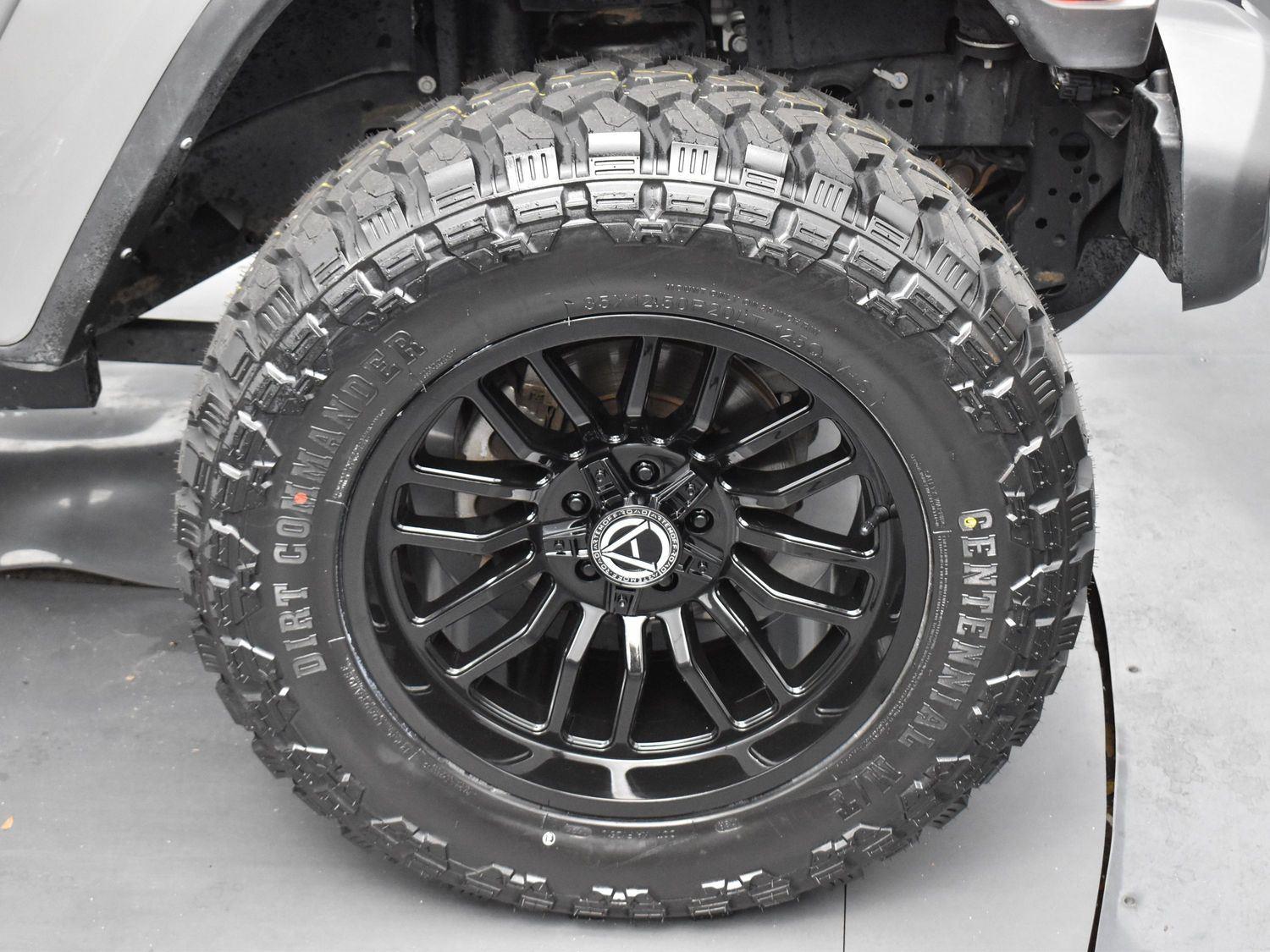 2021 Jeep Gladiator Willys photo 23