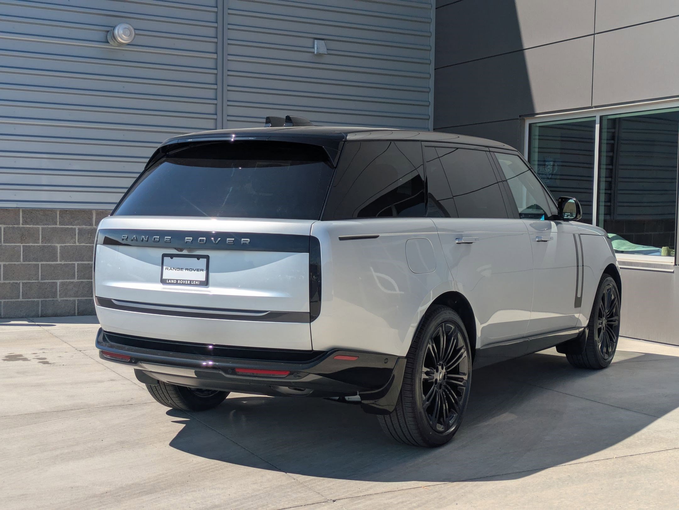 2025 Land Rover Range Rover SE photo 5