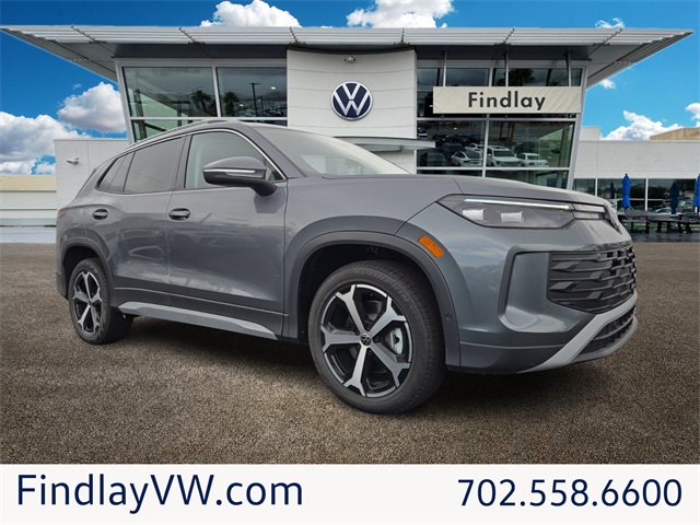 2025 Volkswagen Tiguan SE's photo