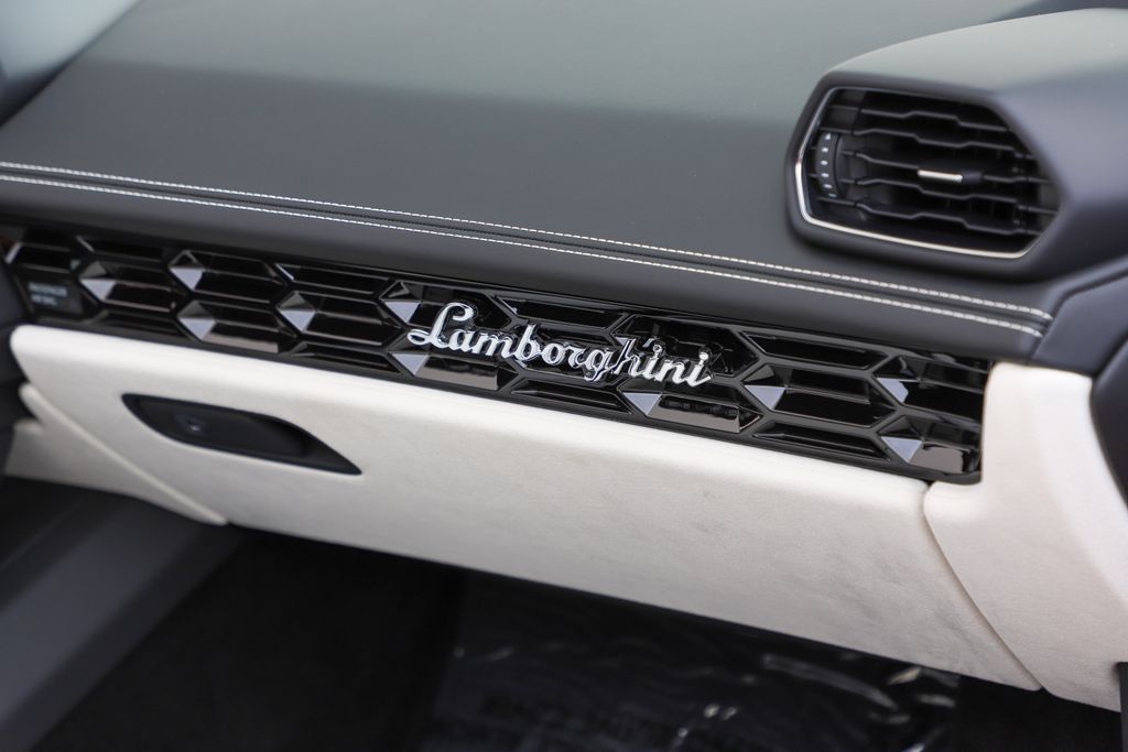 2024 Lamborghini Huracan Evo Spyder photo 46