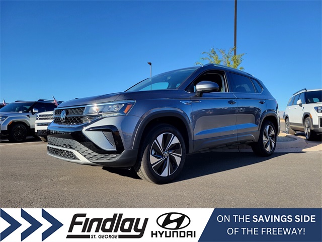 2024 Volkswagen Taos SE's photo