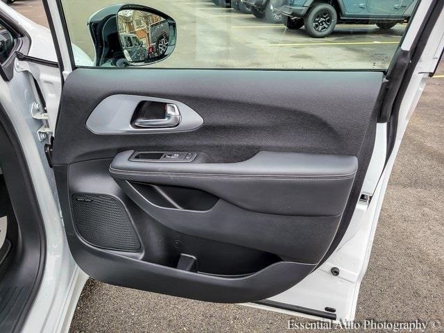 2025 CHRYSLER PACIFICA - Image 33