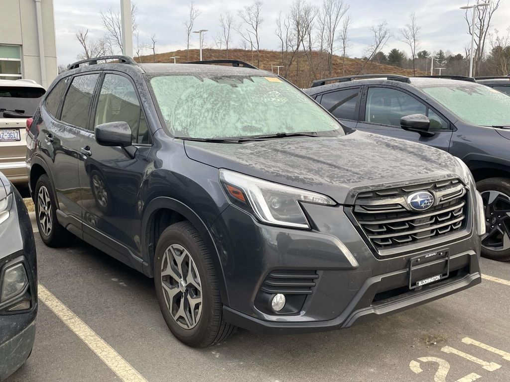 2023 Subaru Forester Premium's photo