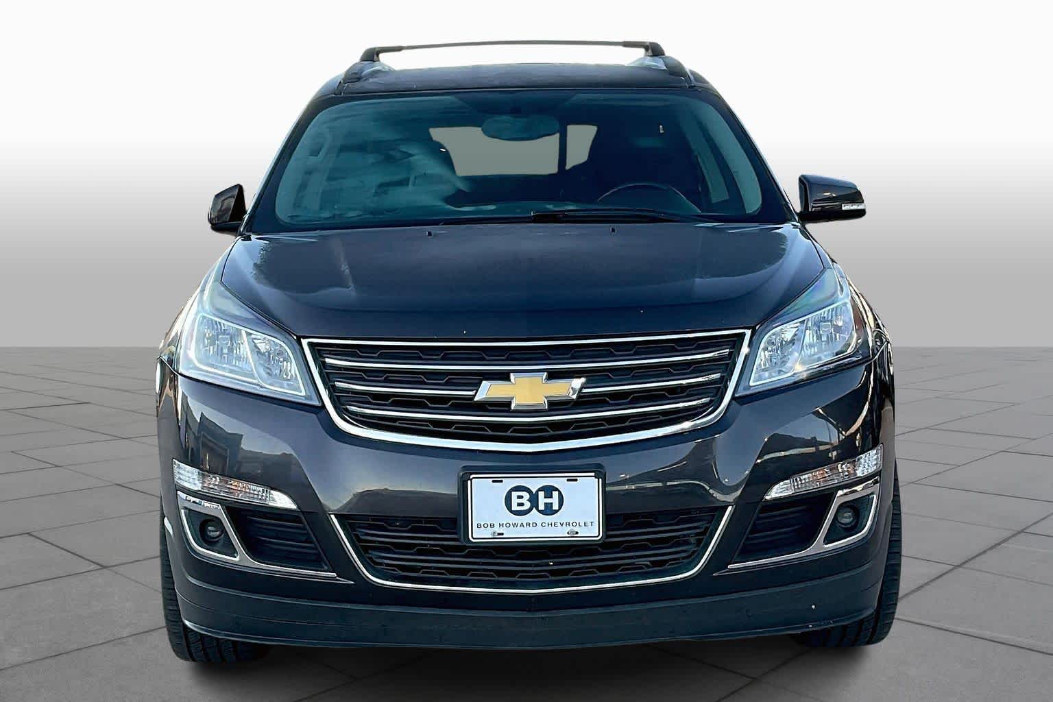2017 Chevrolet Traverse 1LT photo 3