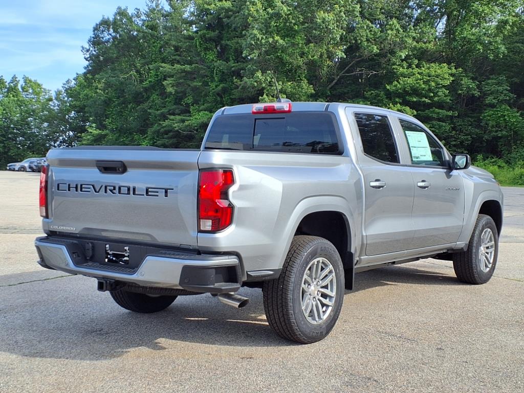 2025 Chevrolet Colorado Work Truck LT photo 3