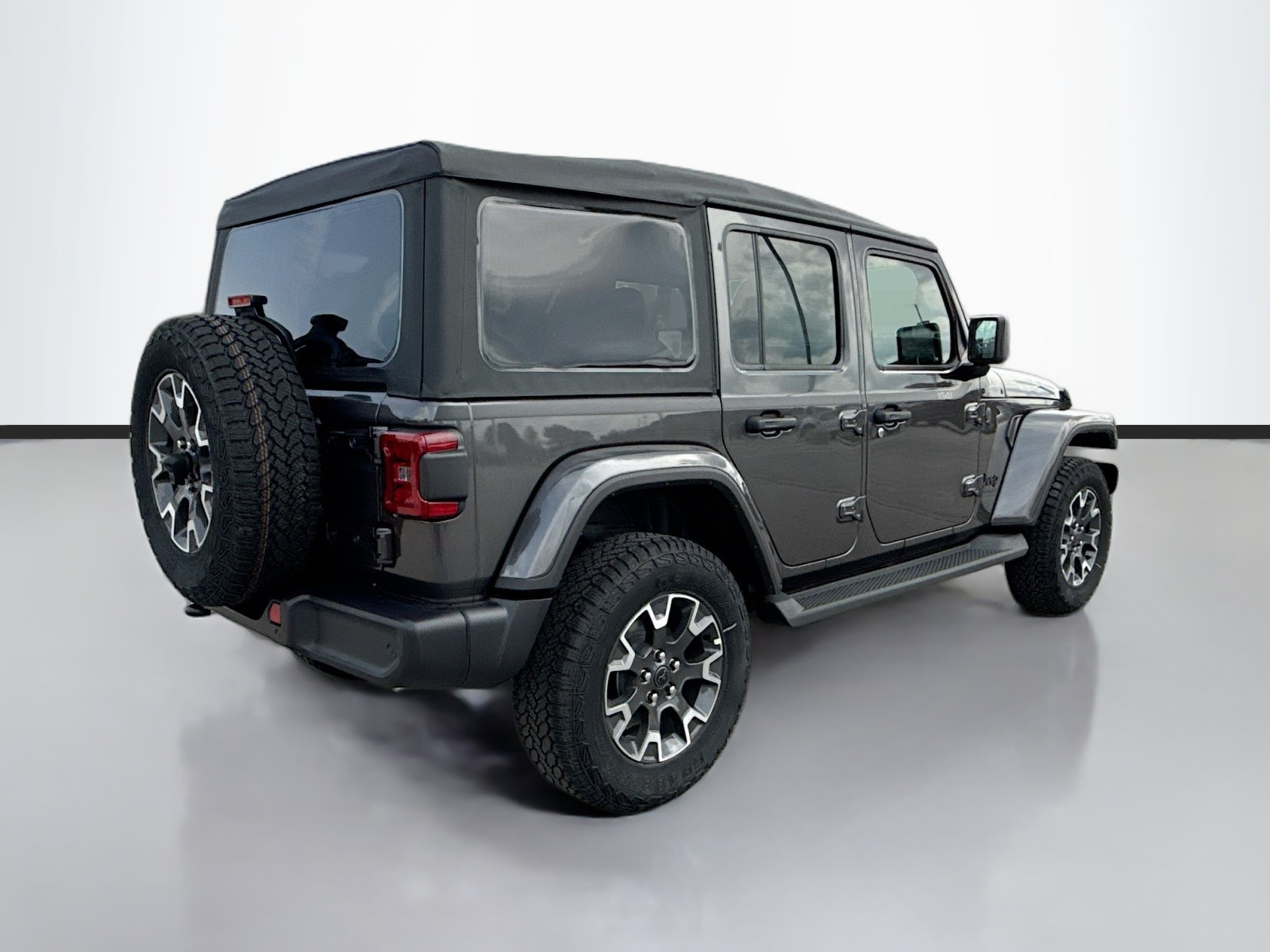 2025 Jeep Wrangler Sahara photo 5