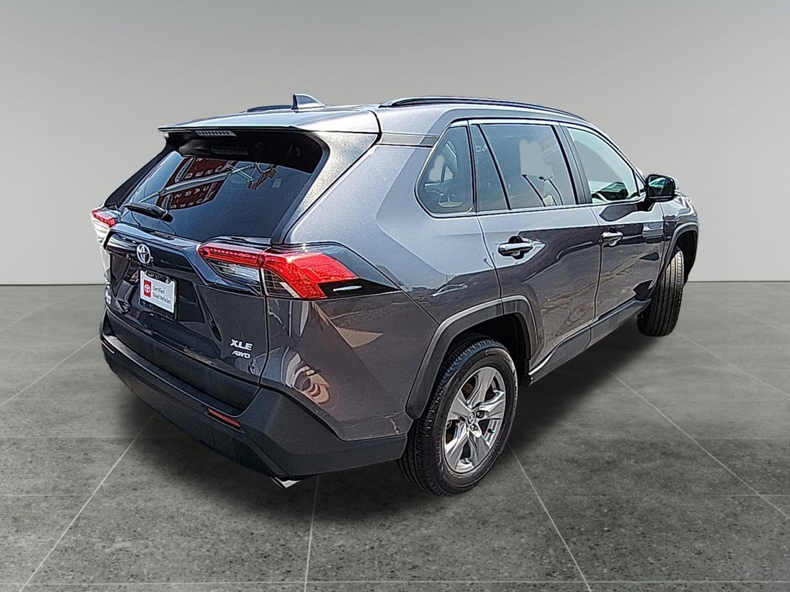 2024 Toyota RAV4 XLE photo 6