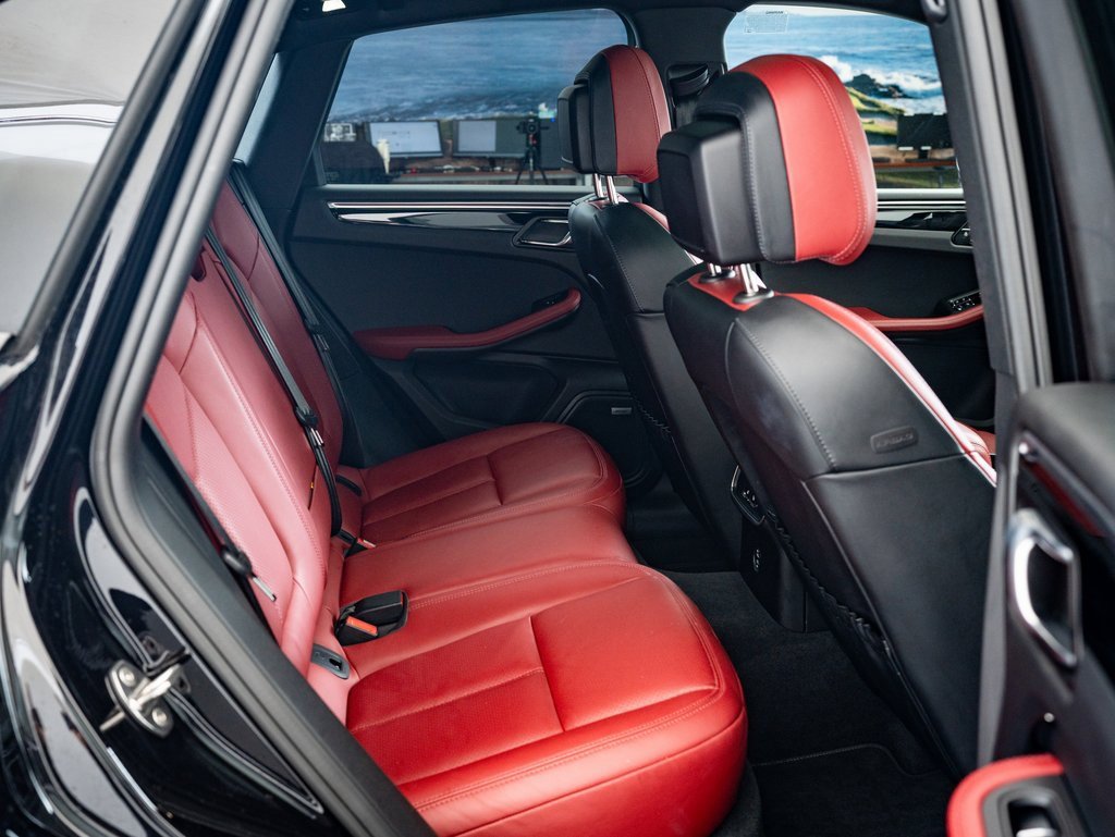2024 Porsche Macan T photo 34
