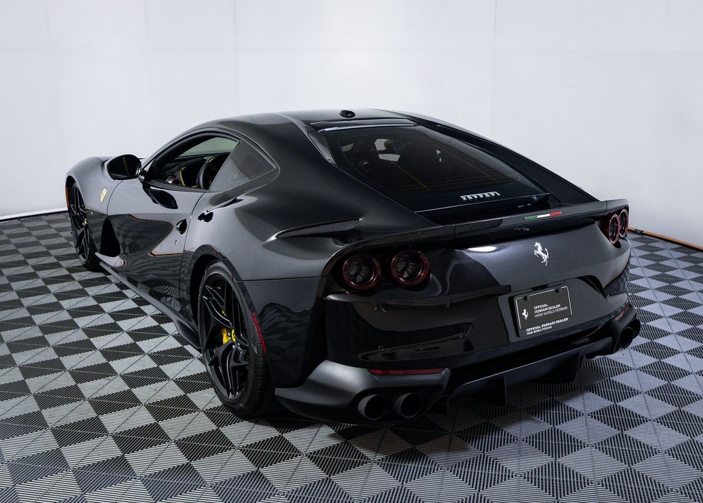 2020 Ferrari 812 Superfast Base photo 12
