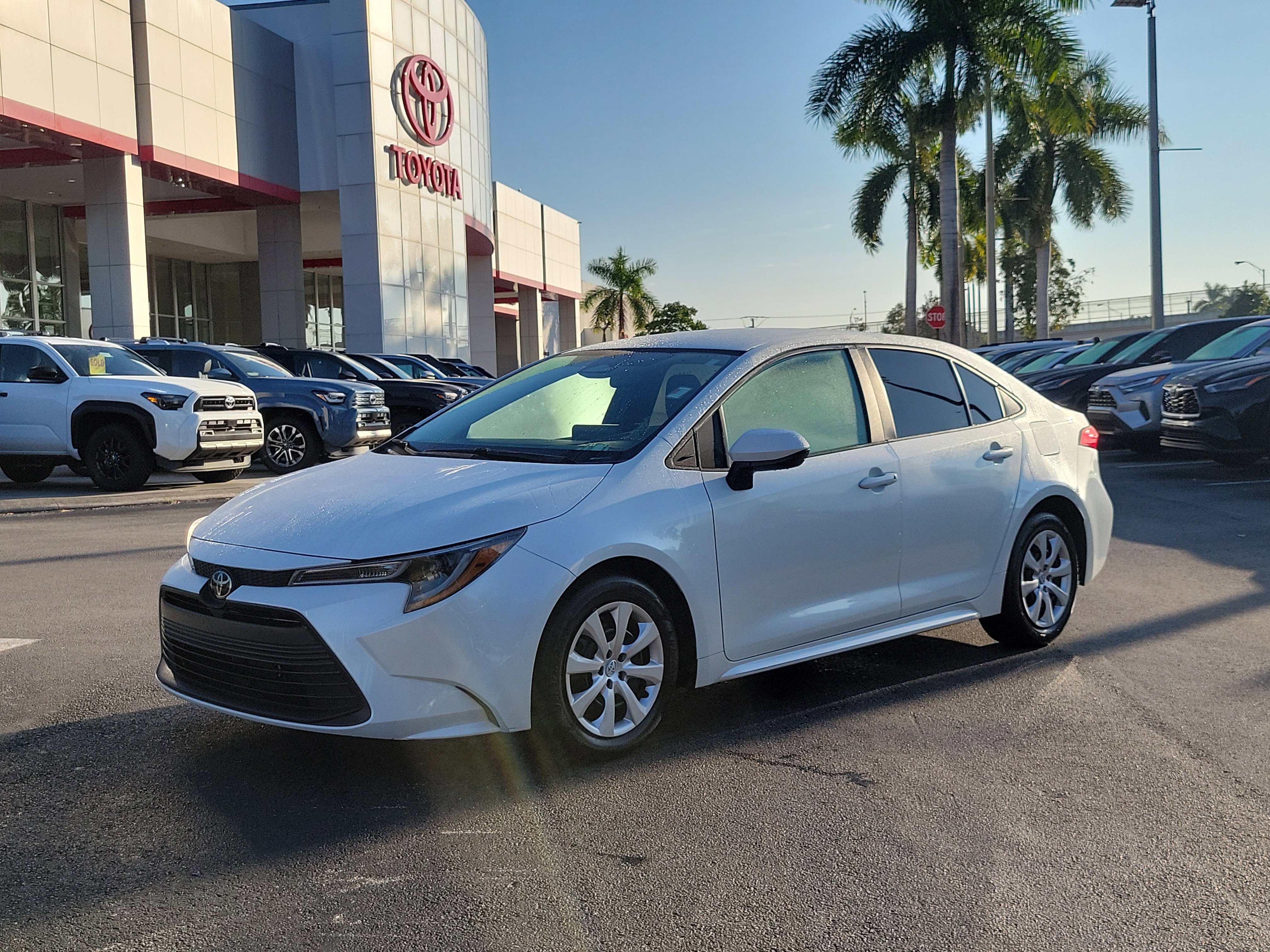 Used 2024 Toyota Corolla LE with VIN 5YFB4MDE4RP154286 for sale in Northfield, Minnesota