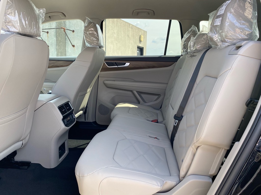 2026 Volkswagen Atlas SE photo 11