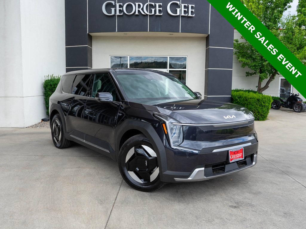 2026 Kia EV9 Light L/R's photo