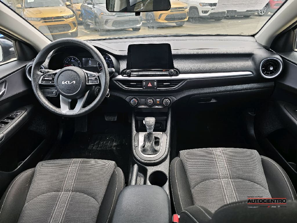 2022 Kia Forte FE LXS photo 3