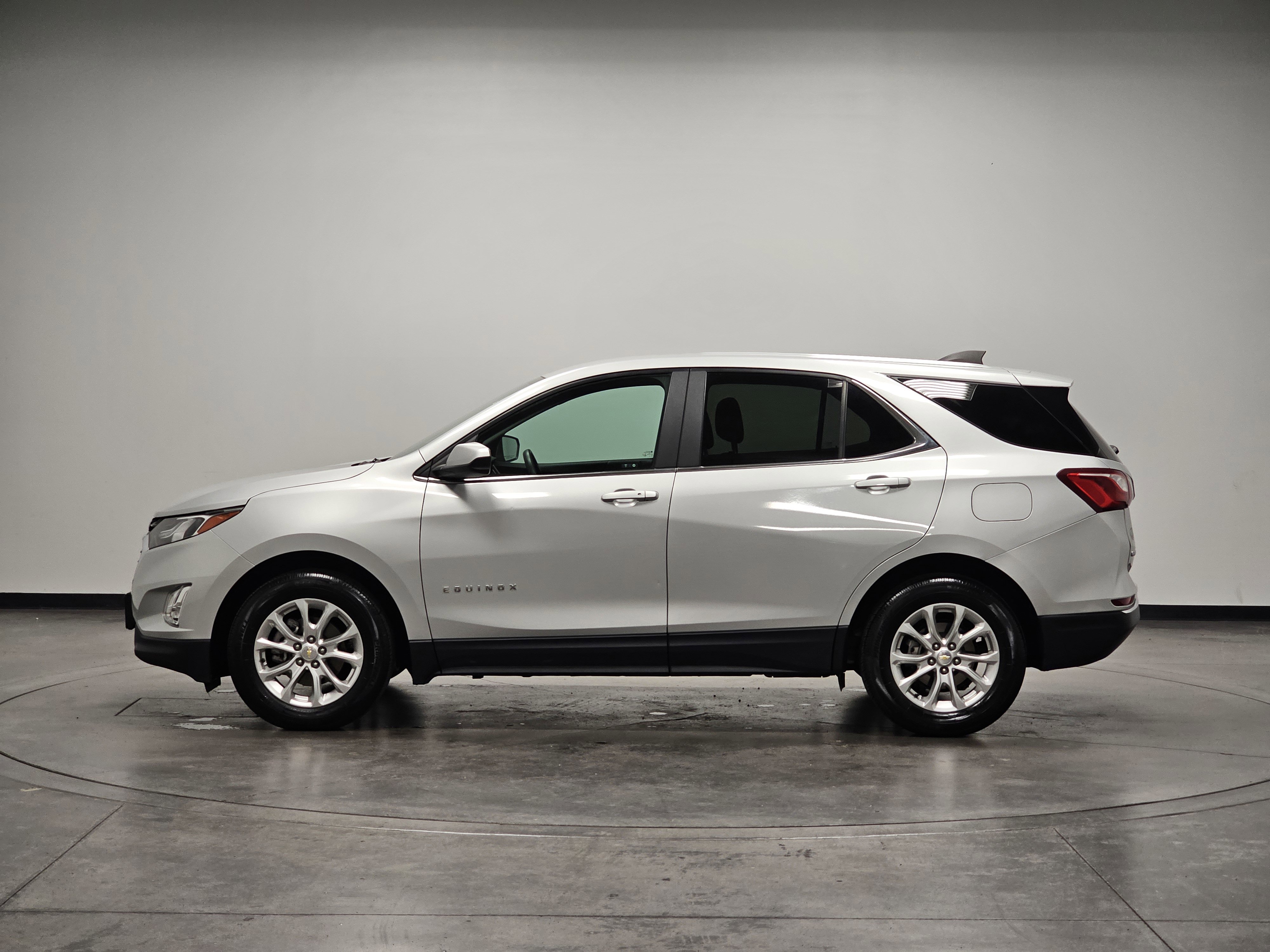 2021 Chevrolet Equinox LT photo 3