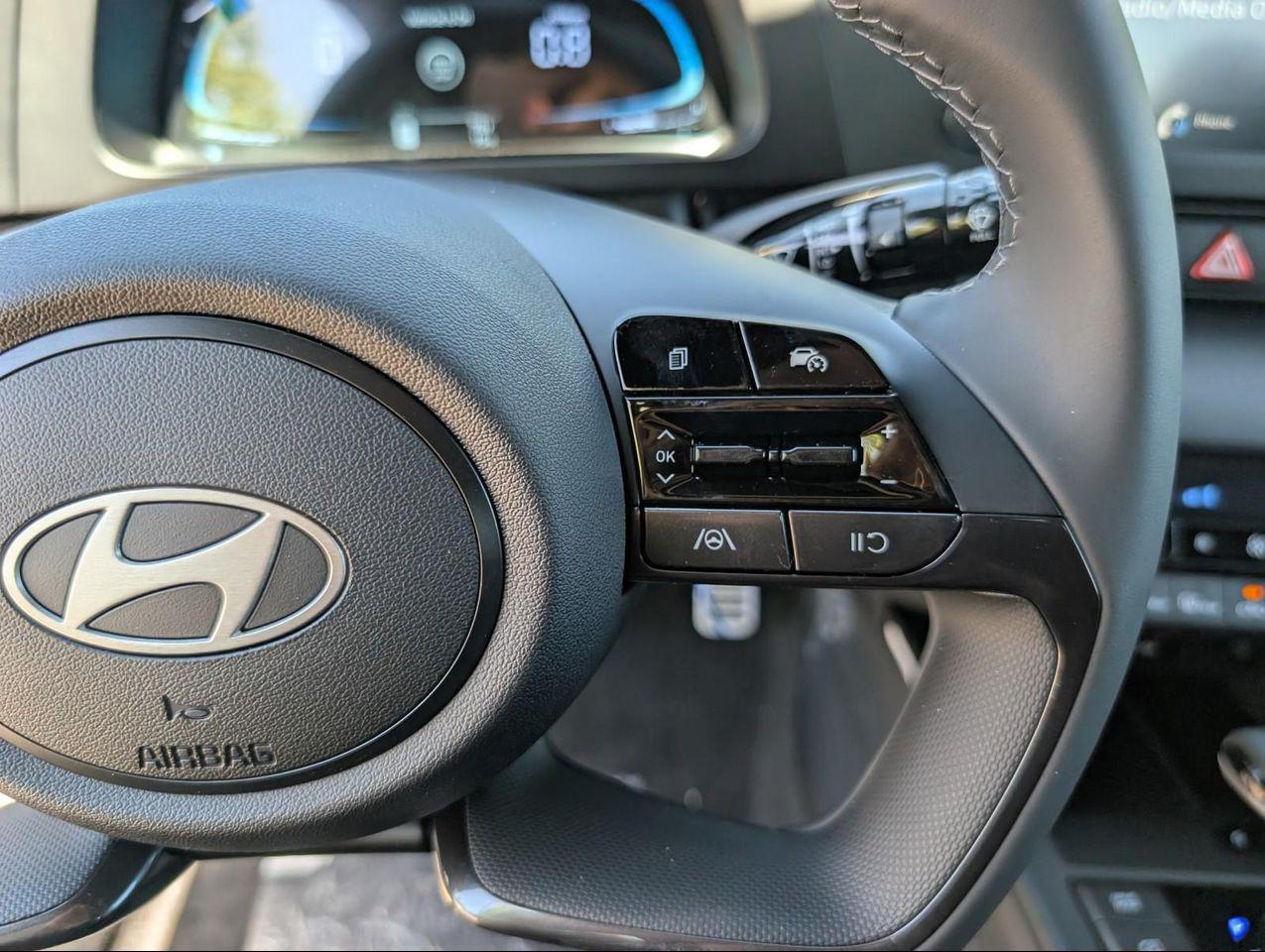 2025 Hyundai Elantra SEL Sport photo 16
