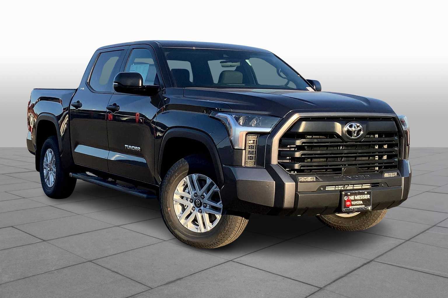 2026 Toyota Tundra SR5 CrewMax photo 2