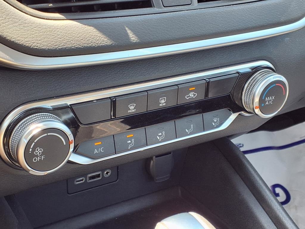 2022 Nissan Altima 2.5 SV photo 7