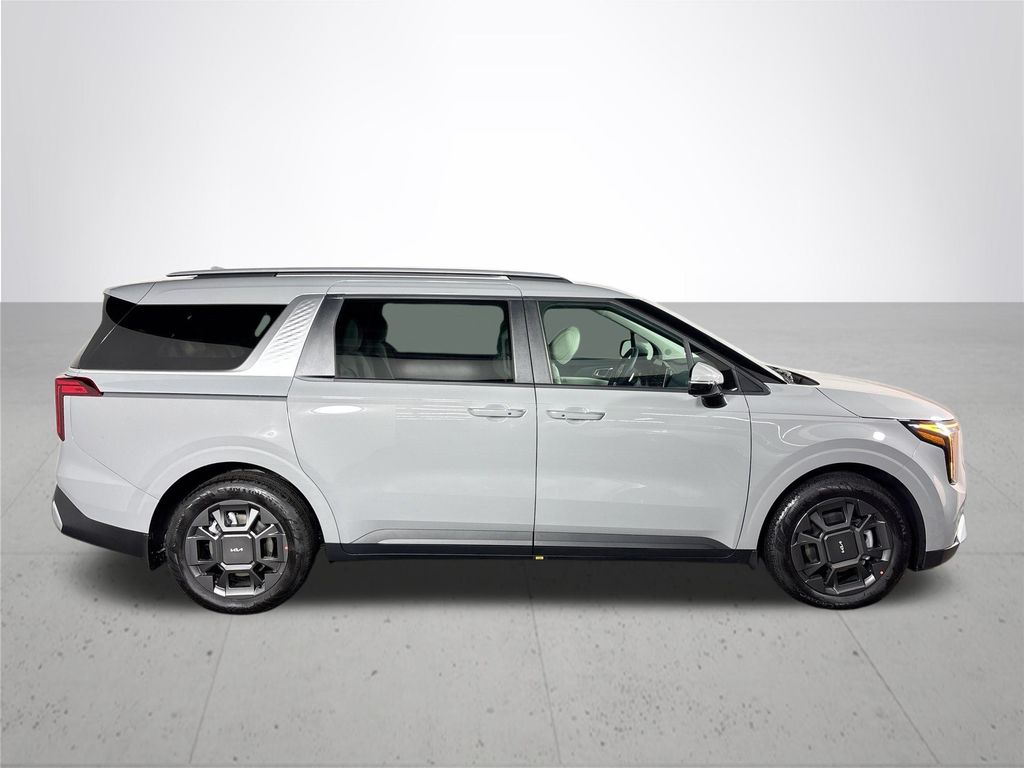 2026 Kia Carnival EX photo 3