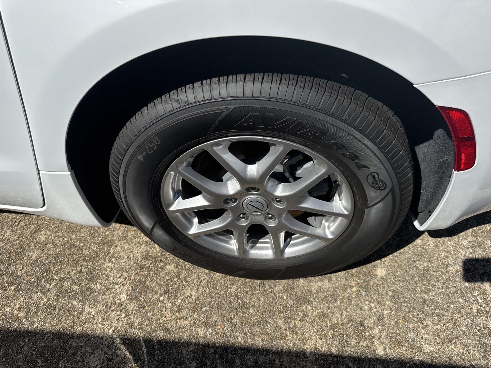 2026 Chrysler Voyager LX photo 3