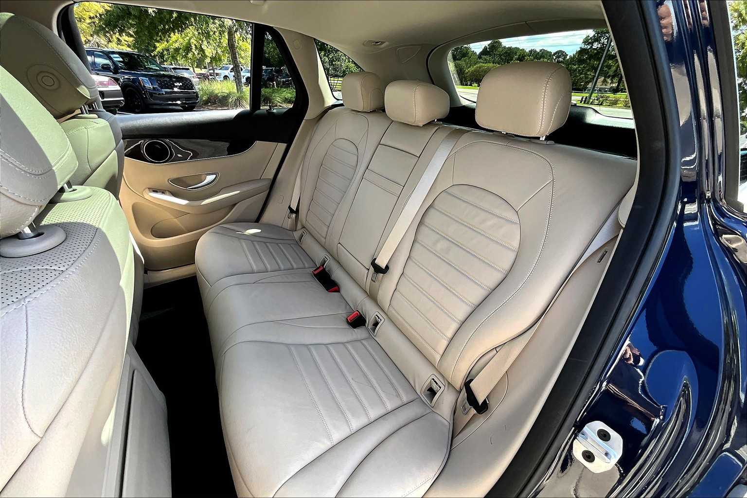 2021 Mercedes Benz GLC 300 photo 19