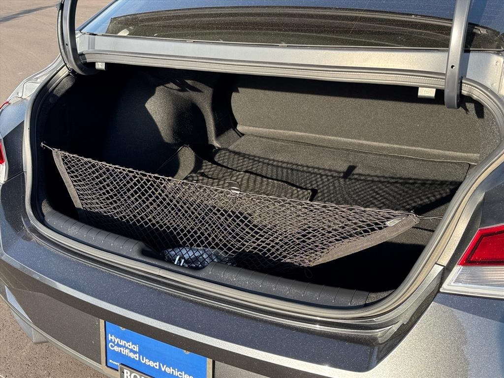 2021 Hyundai Elantra SEL Convenience photo 4