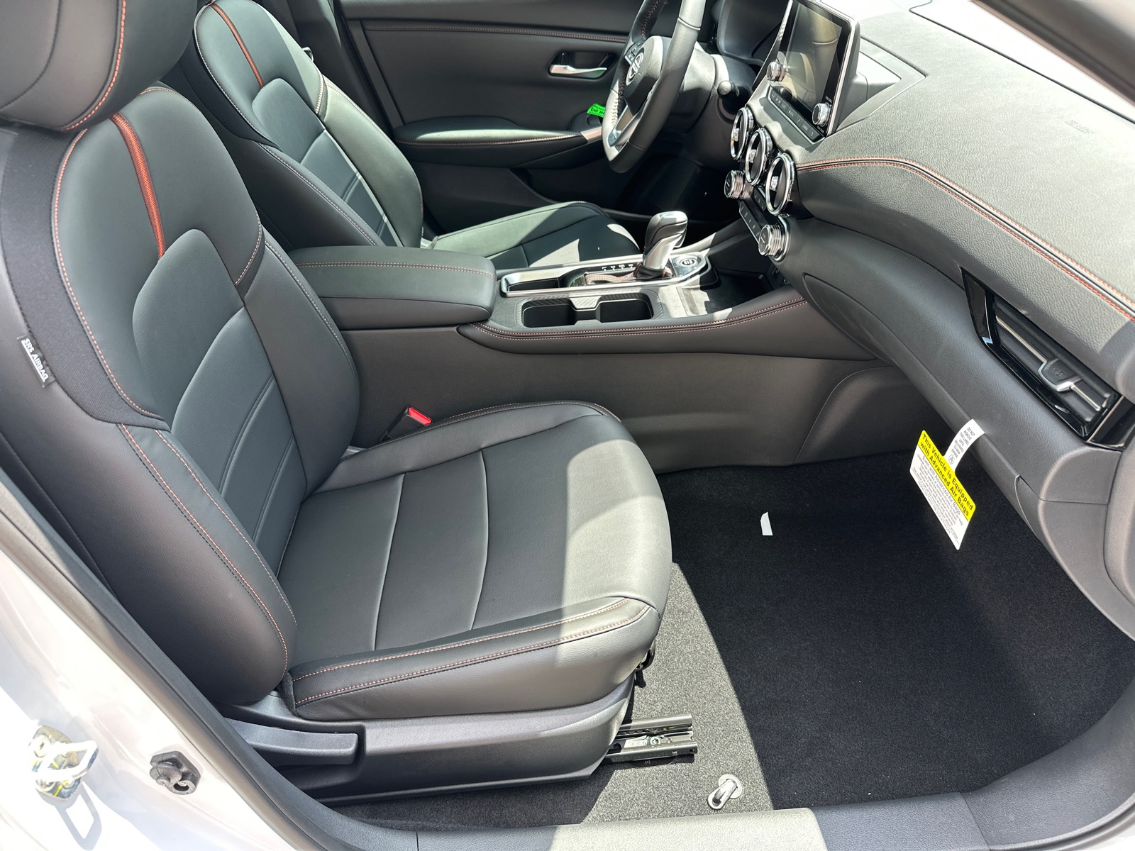 2025 Nissan Sentra SR photo 12