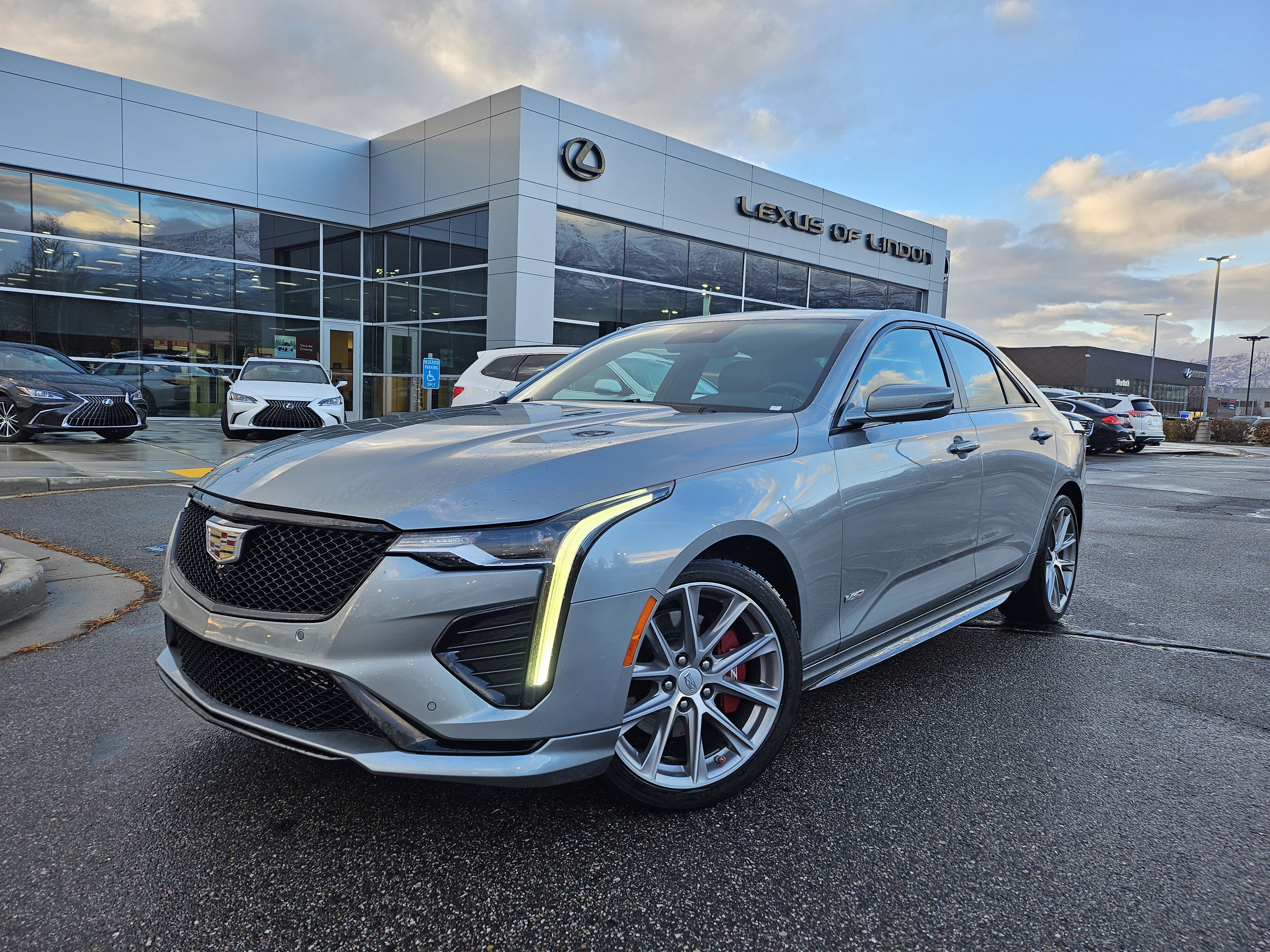 2023 Cadillac CT4 V-Series's photo
