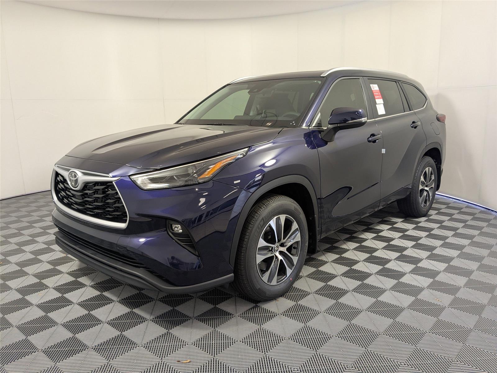 2026 Toyota Highlander XLE's photo