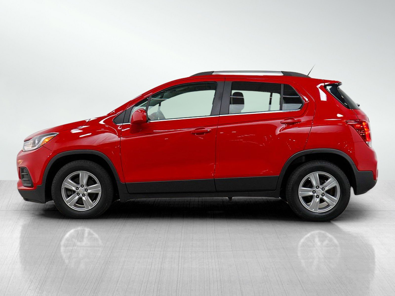 Used 2017 Chevrolet Trax LT with VIN 3GNCJLSBXHL181236 for sale in Burnsville, Minnesota