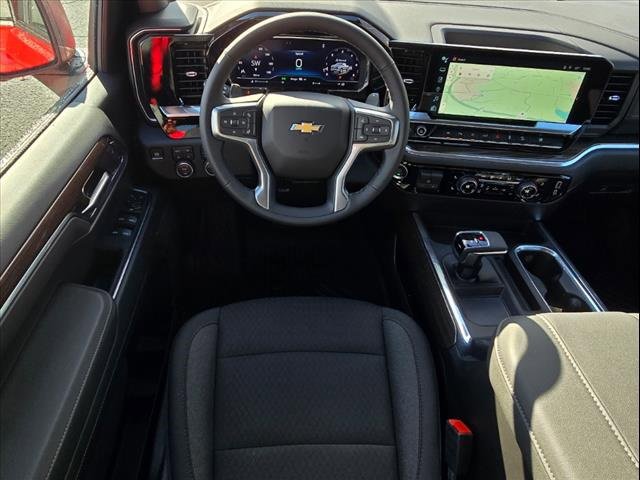 2025 Chevrolet Silverado 1500 LT photo 3