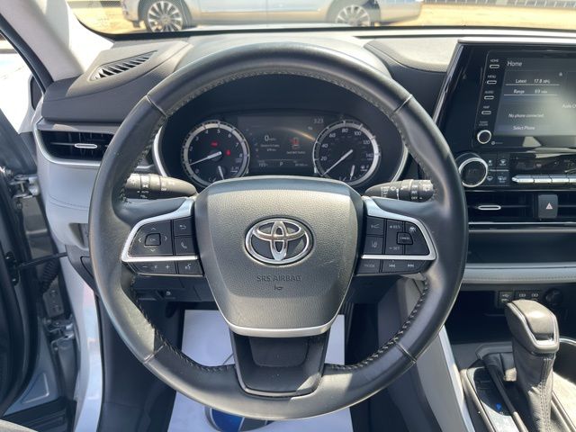 2022 Toyota Highlander XLE photo 25