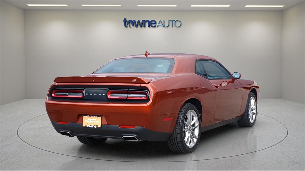 2022 Dodge Challenger GT photo 4