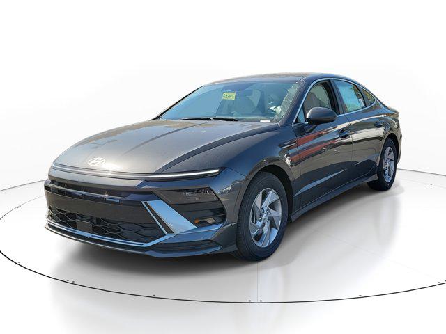 2025 Hyundai Sonata SE photo 2