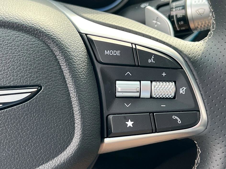 2025 Genesis G70 2.5T photo 15