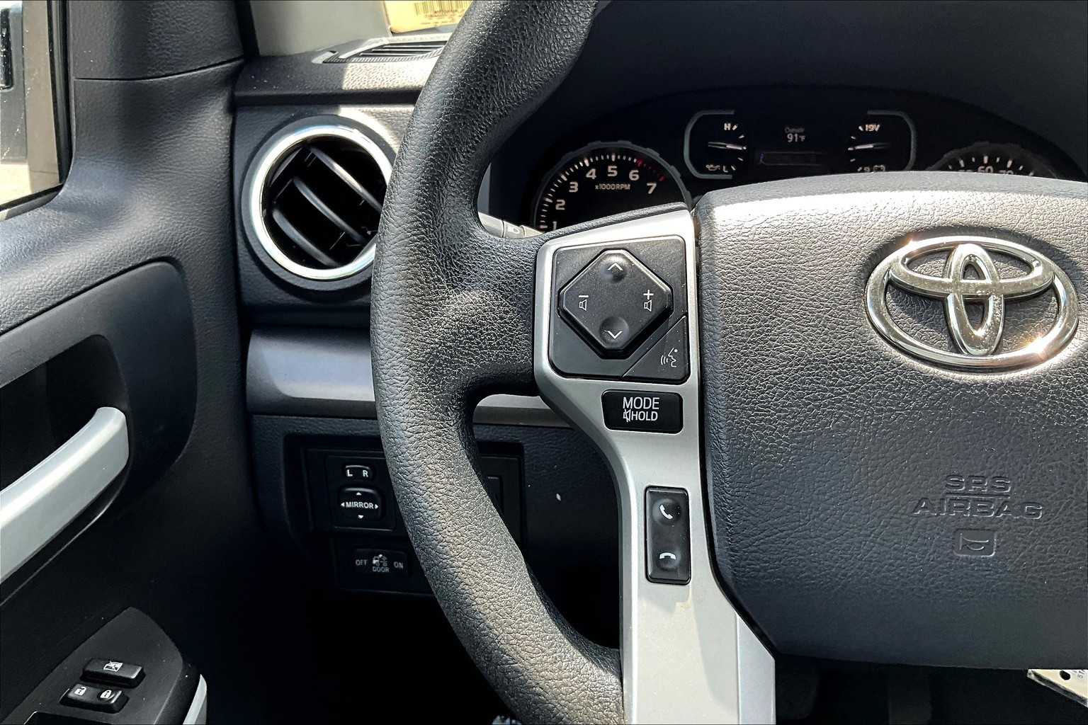 2018 Toyota Tundra SR5 CrewMax photo 21