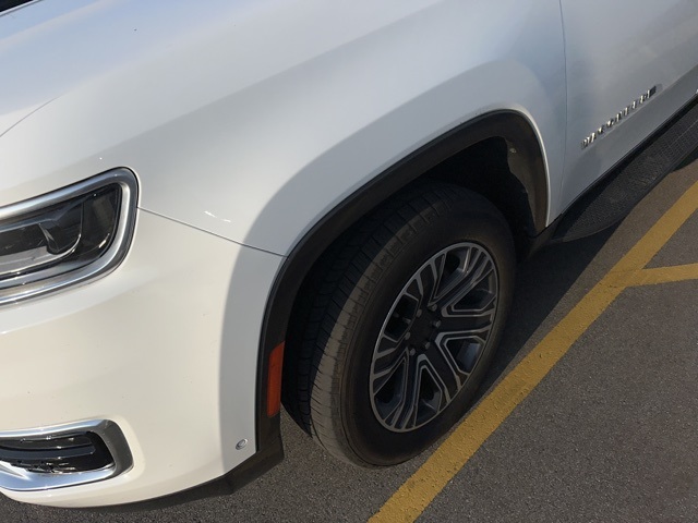 2022 Jeep Wagoneer Series III photo 3