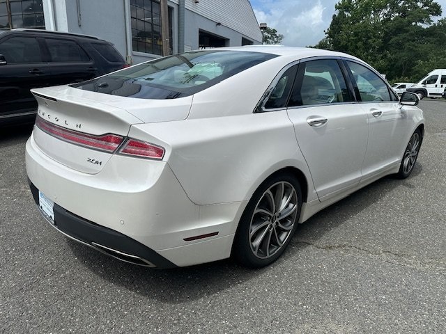 2019 Lincoln MKZ Reserve Hybrid photo 3
