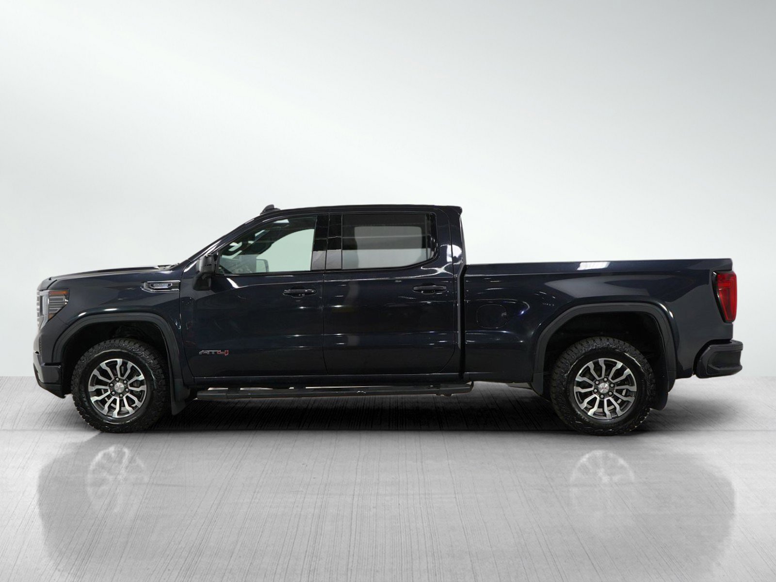 Used 2022 GMC Sierra 1500 AT4 with VIN 1GTUUEET3NZ594771 for sale in White Bear Lake, Minnesota