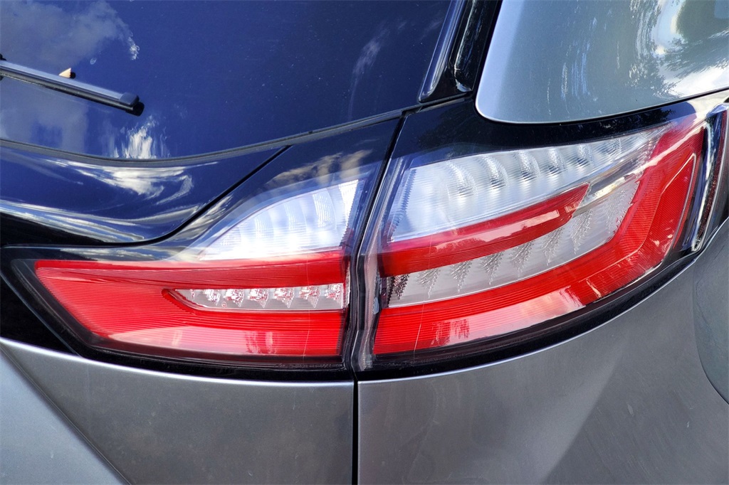 2024 Ford Edge SEL photo 2