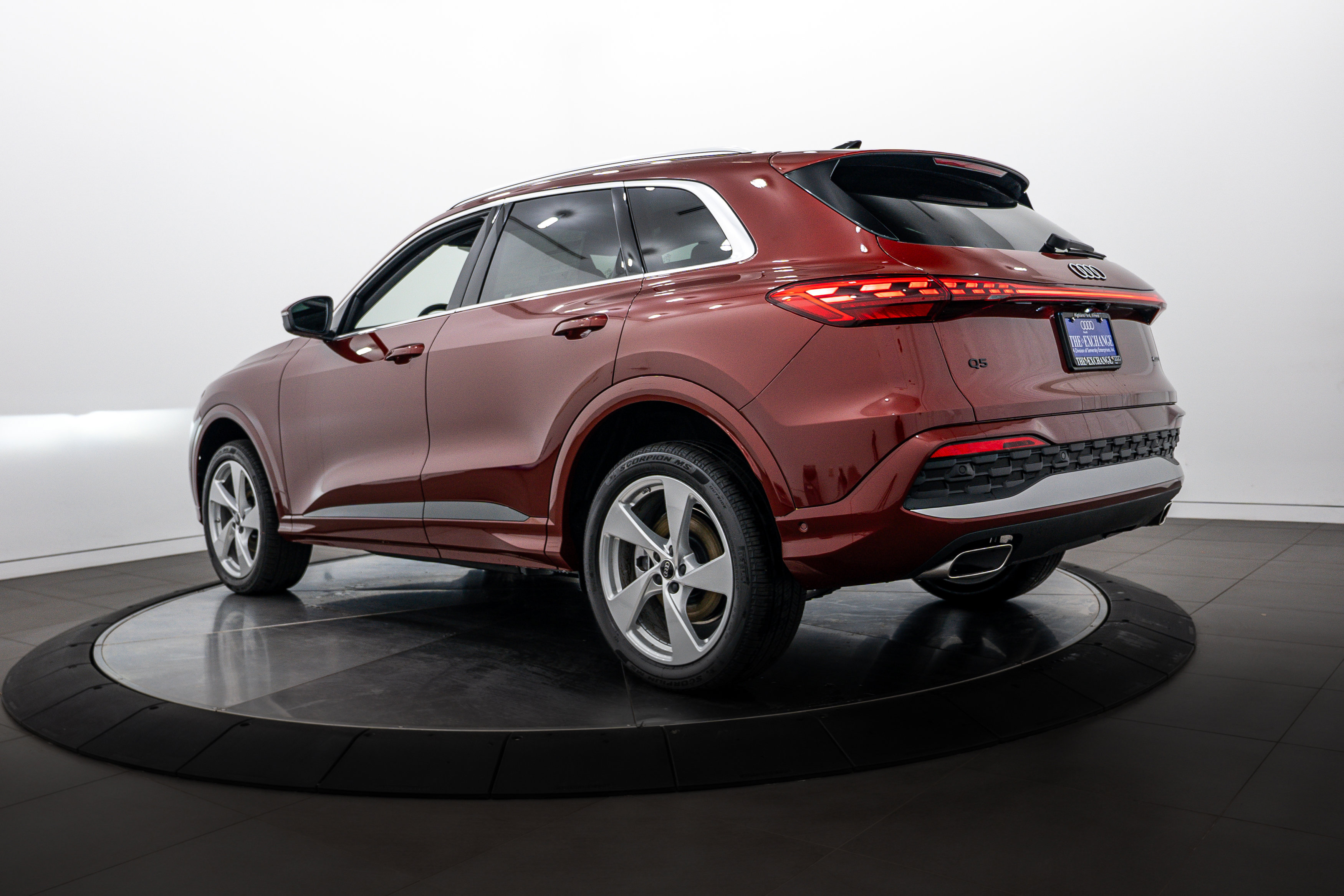 2025 Audi Q5 Premium Plus photo 4