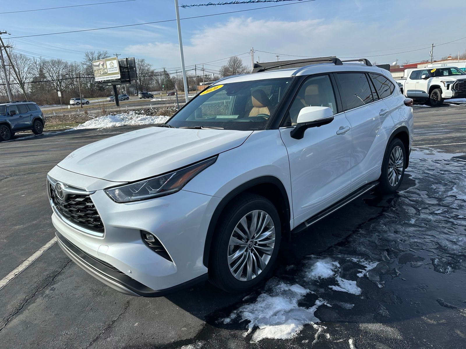 2026 Toyota Highlander Platinum's photo