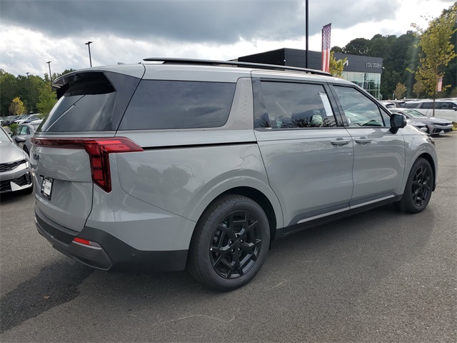 2026 Kia Carnival SX photo 2