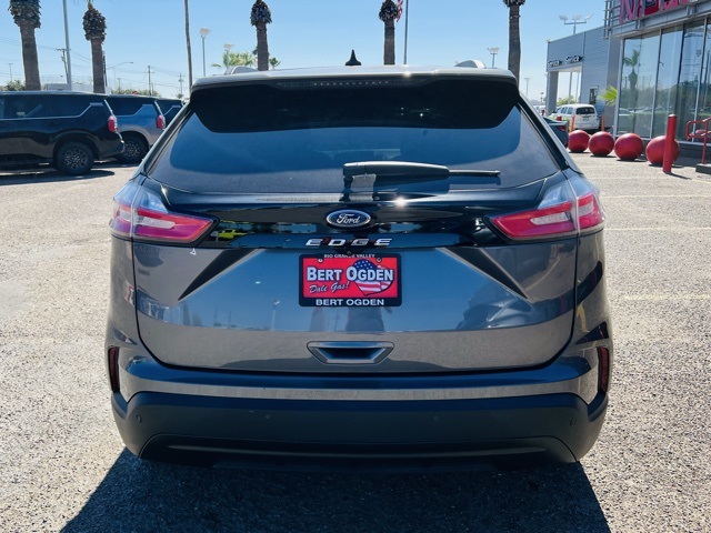 2021 Ford Edge SE photo 4
