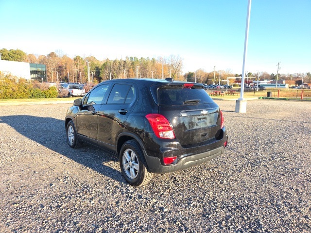 2020 Chevrolet Trax LS photo 3