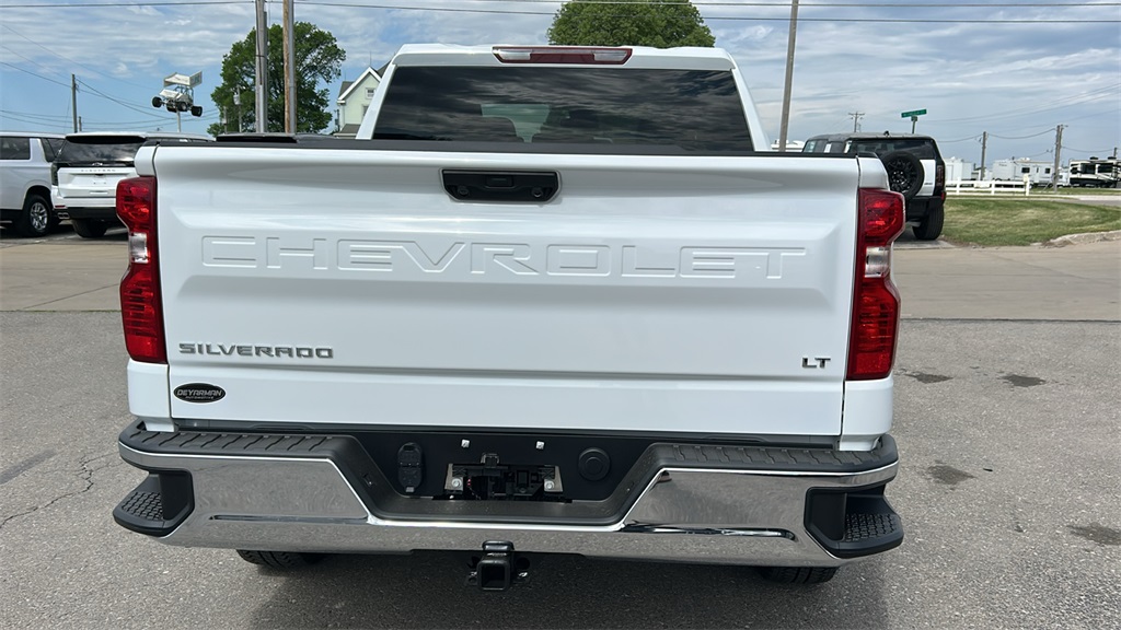 2025 Chevrolet Silverado 1500 LT photo 4